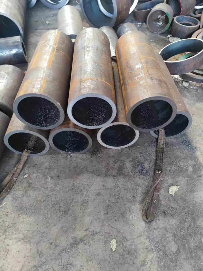 延边延边延边12Cr1MovG无缝钢管切割